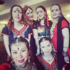 Индийский танец в Купчино
